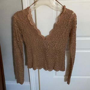 Off shoulder v neck lace top